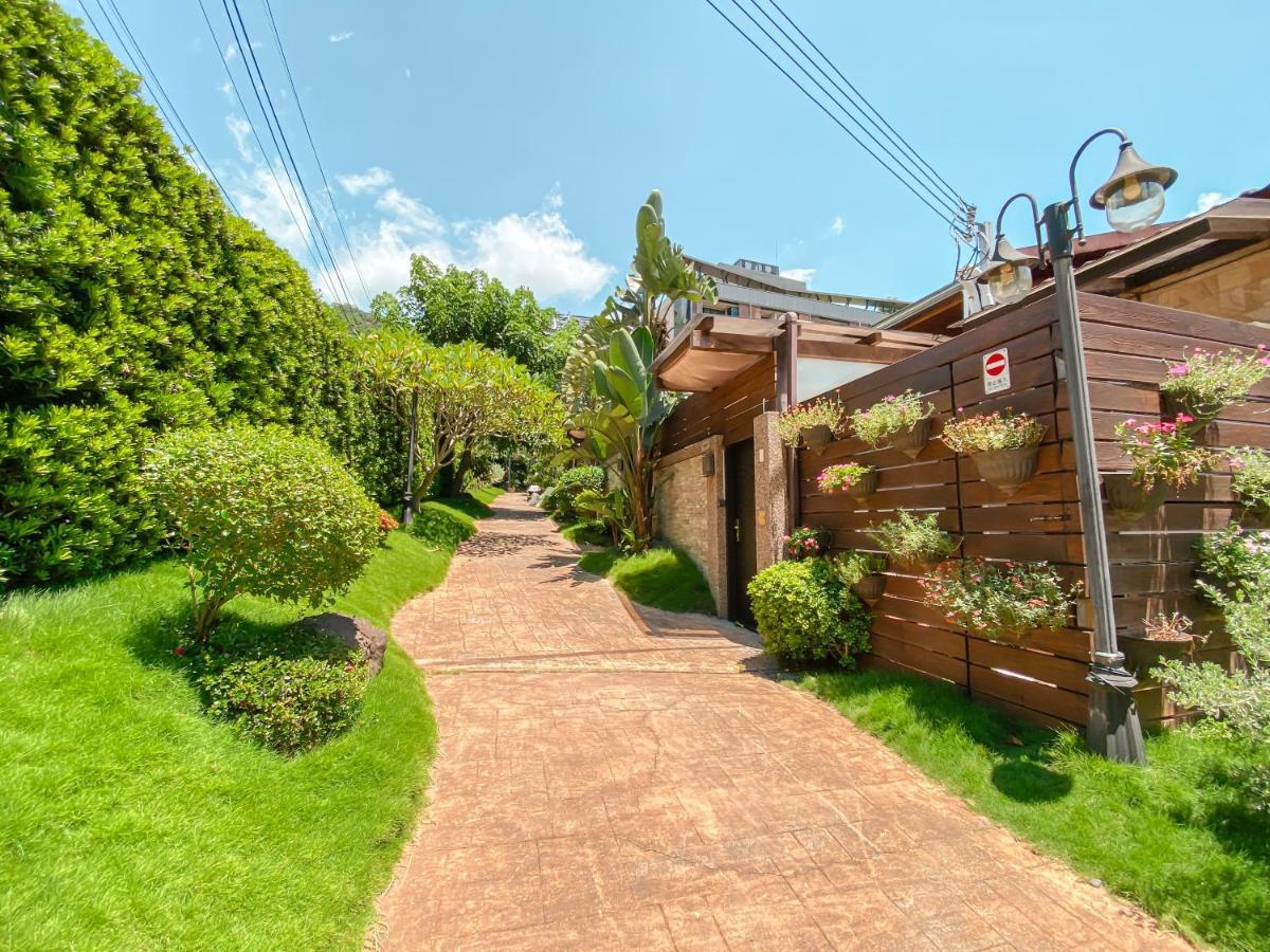 Yage Hotspring House Acomodação com café da manhã Jiaoxi Exterior foto