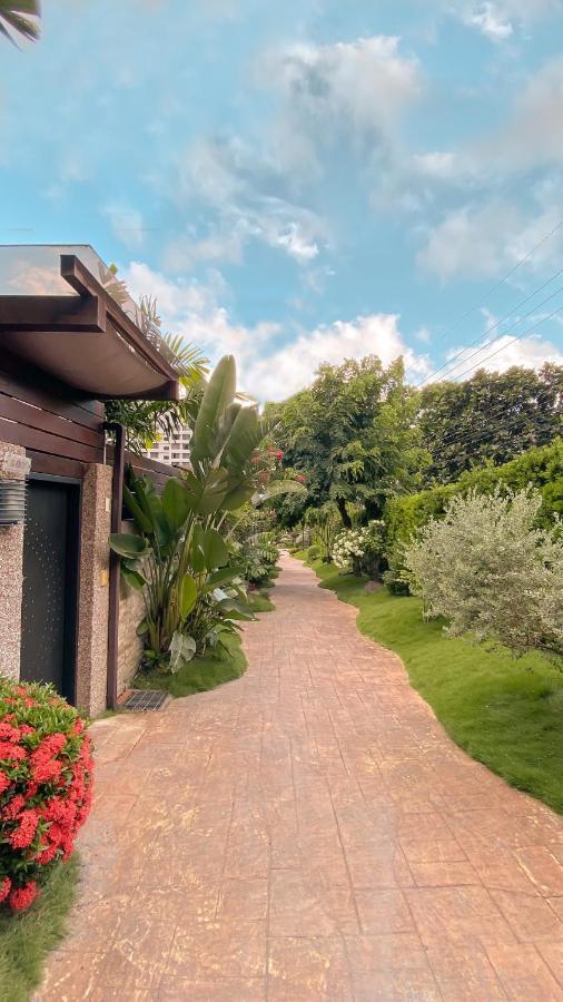 Yage Hotspring House Acomodação com café da manhã Jiaoxi Exterior foto