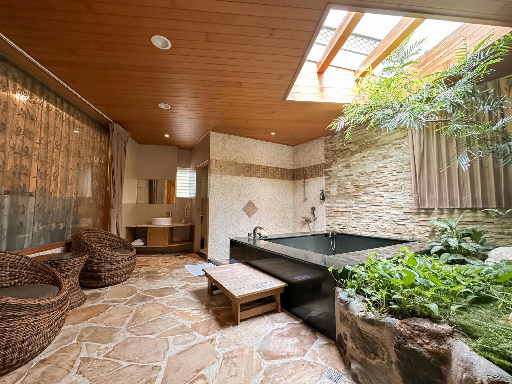Yage Hotspring House Acomodação com café da manhã Jiaoxi Exterior foto