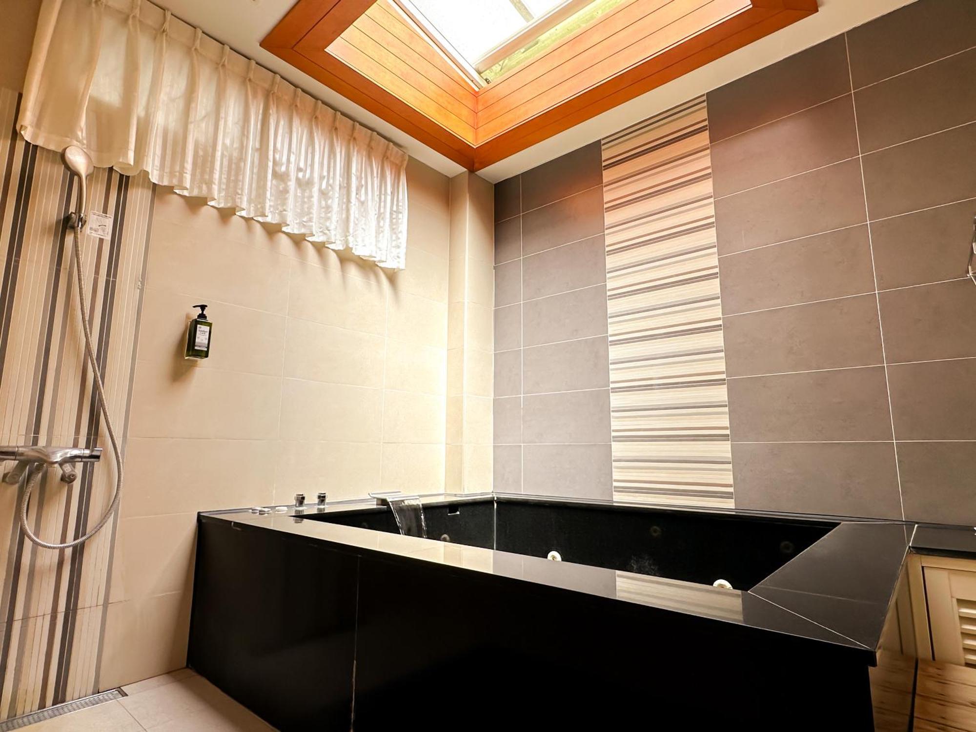 Yage Hotspring House Acomodação com café da manhã Jiaoxi Exterior foto