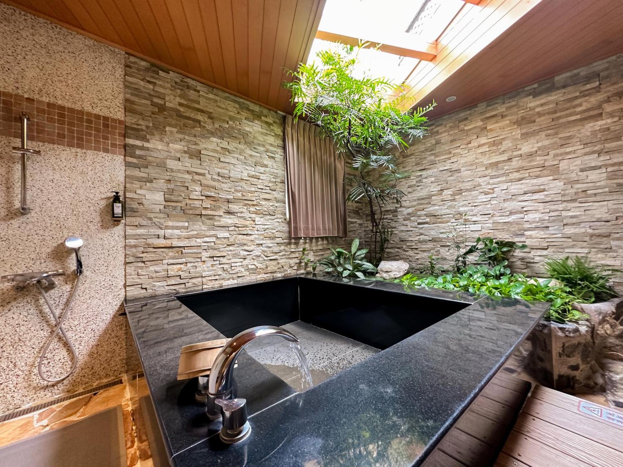 Yage Hotspring House Acomodação com café da manhã Jiaoxi Exterior foto